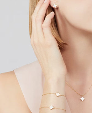 VCF Sweet Alhambra pendant, yellow gold, Mother-of-pearl - VCF Image