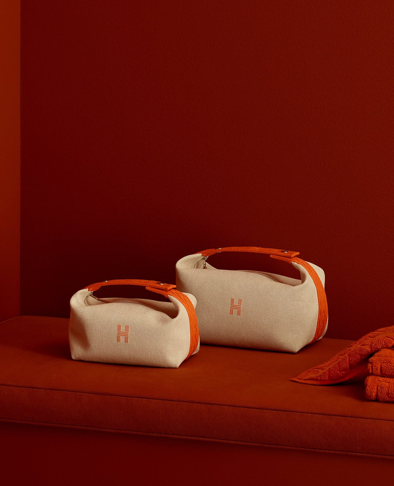 HMS Bride-a-Brac case, Small Model, Beige / Orange