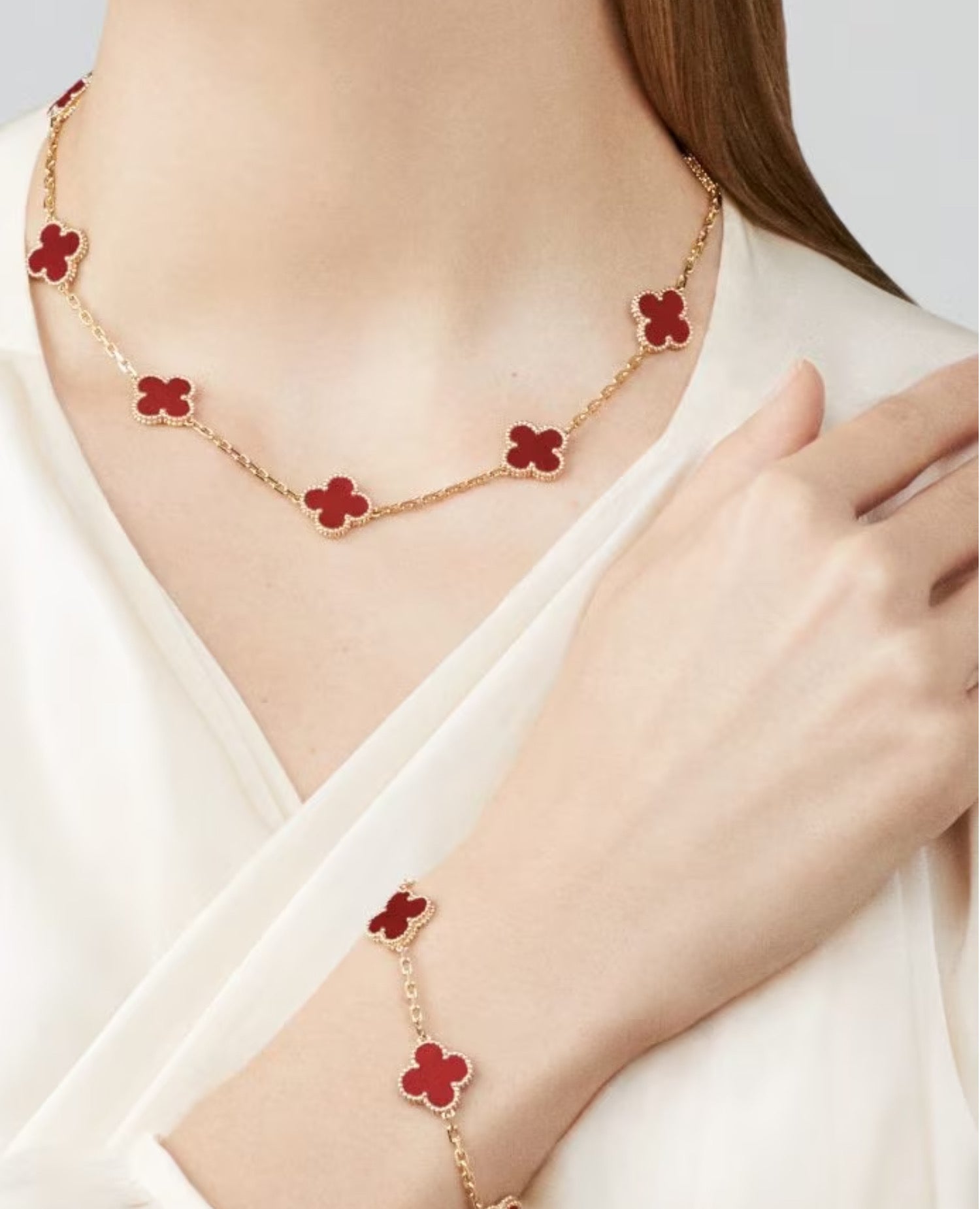 VCF Vintage Alhambra necklace, 10 motifs, yellow gold, Carnelian