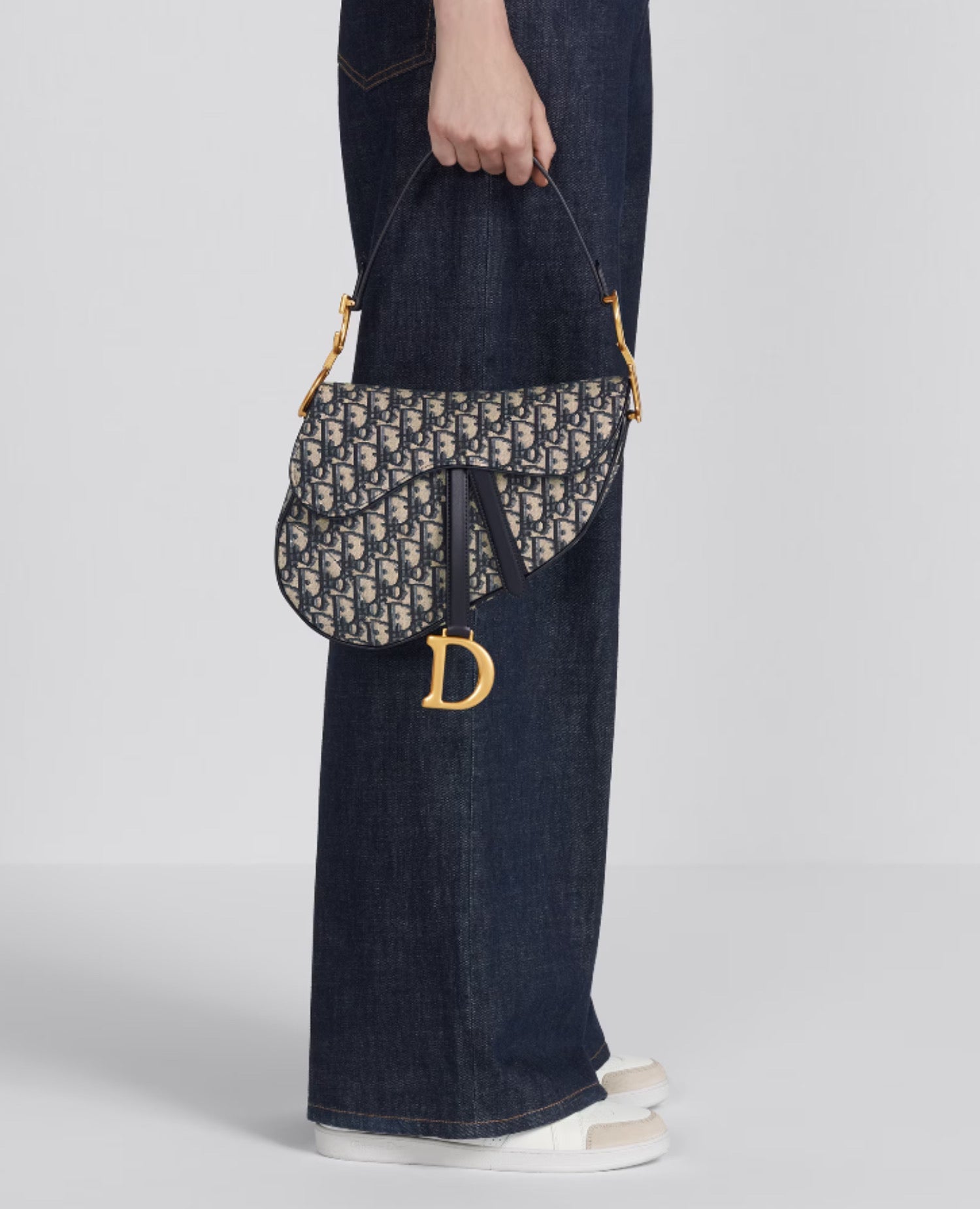 DR Saddle Bag With Strap Blue Oblique