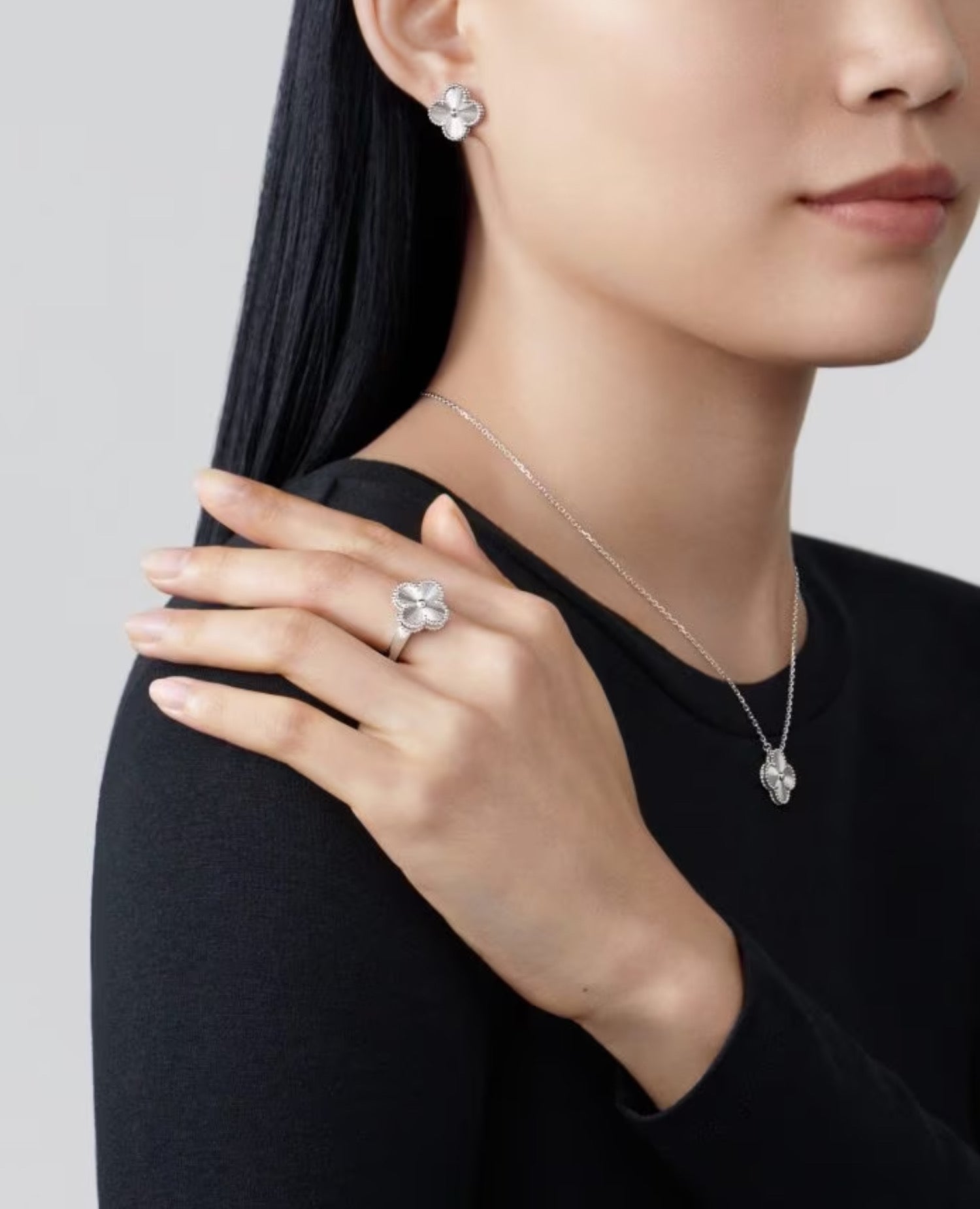 VCF Vintage Alhambra earrings, white gold