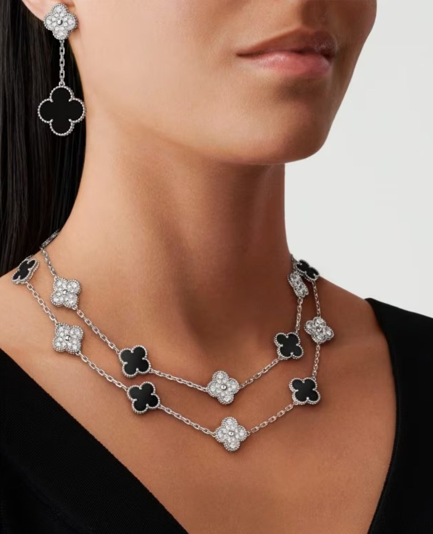 VCF Magic Alhambra earrings, 2 motifs, white gold, Diamond, Onyx