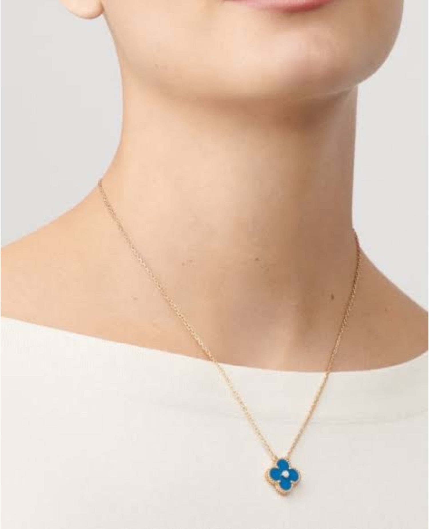 VCF The Holiday Pendant 2019