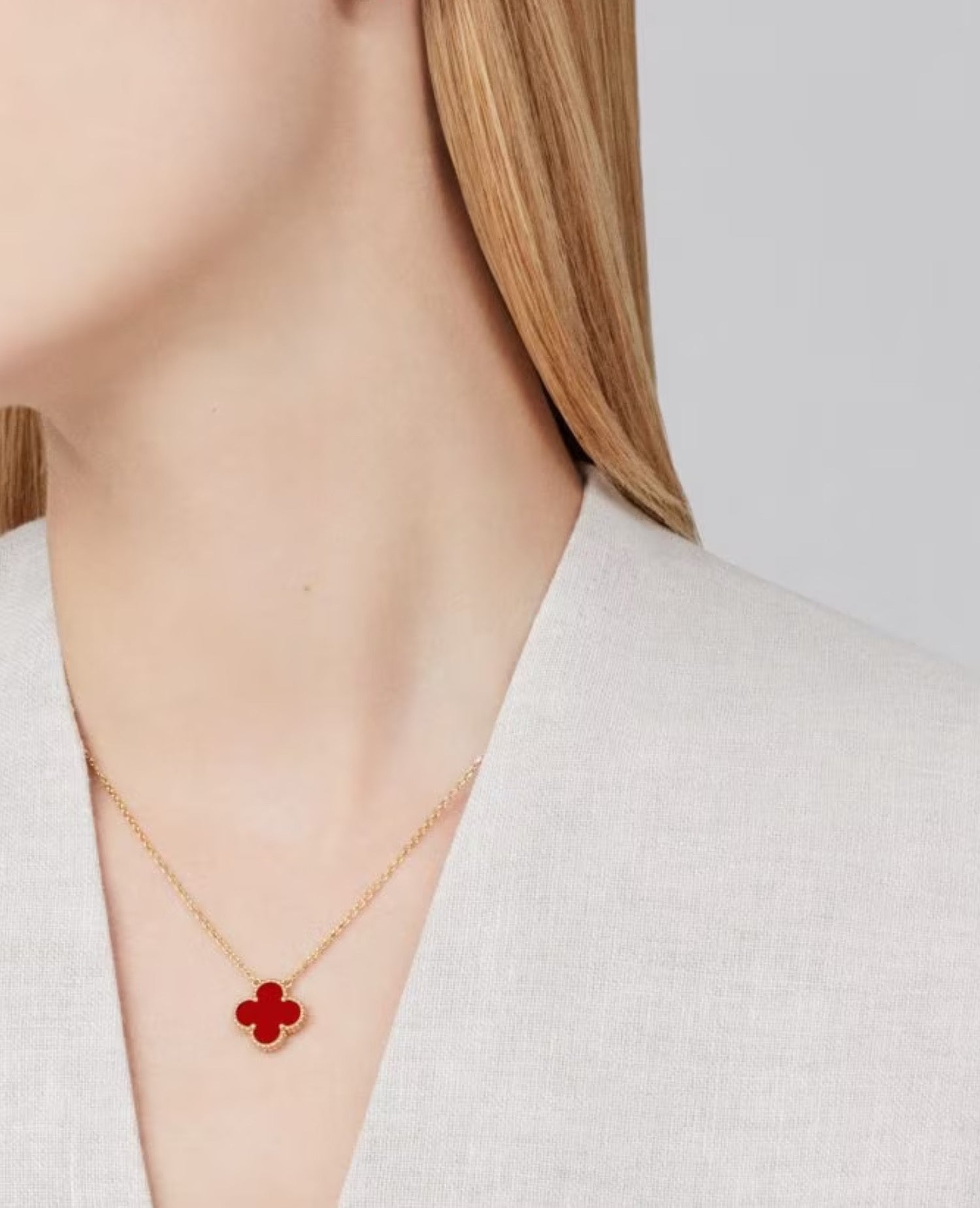 VCF Vintage Alhambra earrings, yellow gold, Carnelian