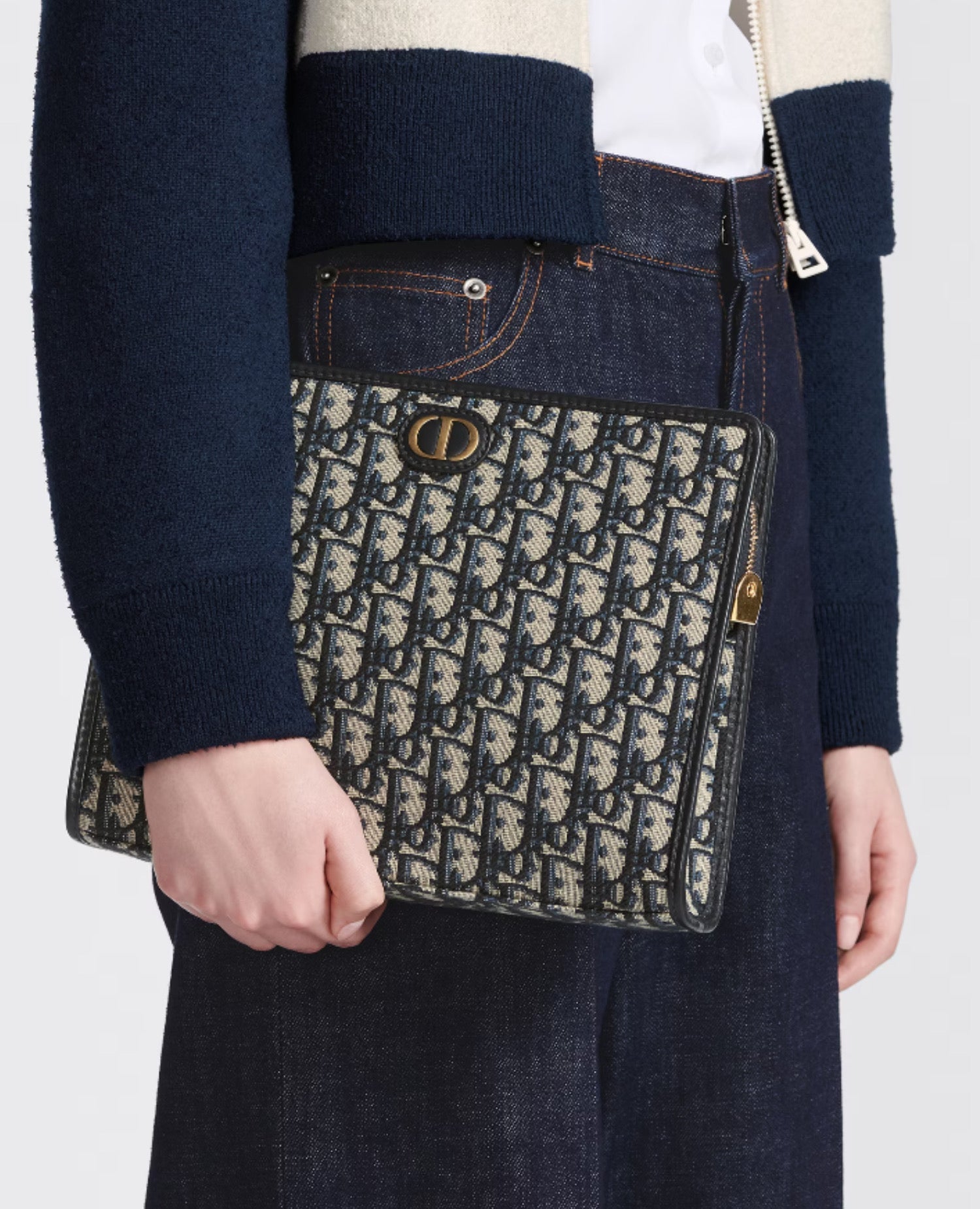 DR 30 Montaigne Pouch