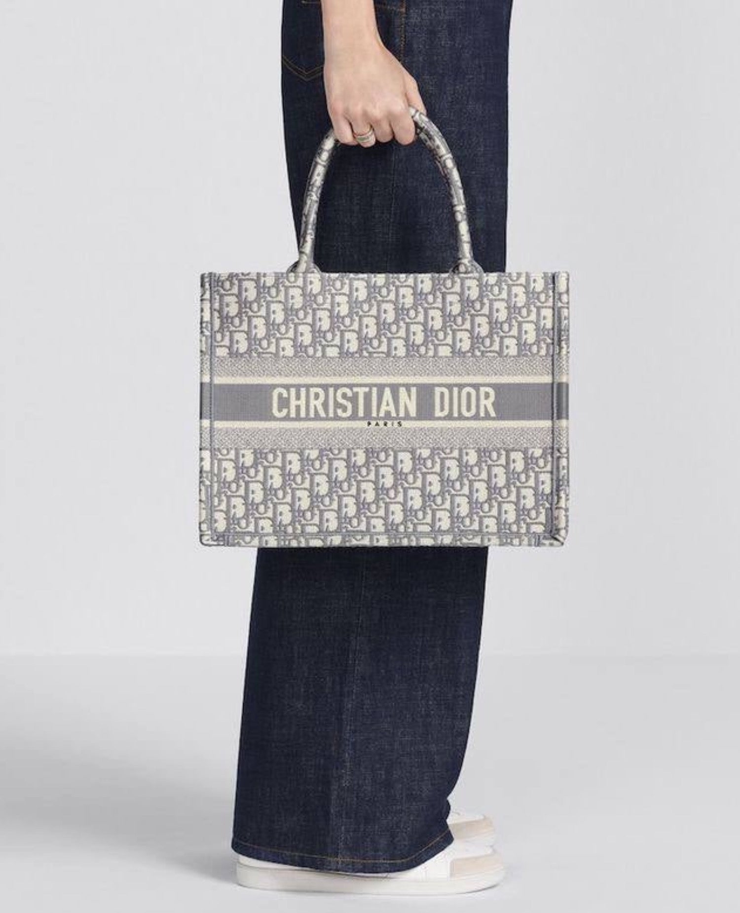 DR Medium Book Tote Bag Gray Motif